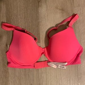 Victoria’s Secret t shirt bra semi 34C pink